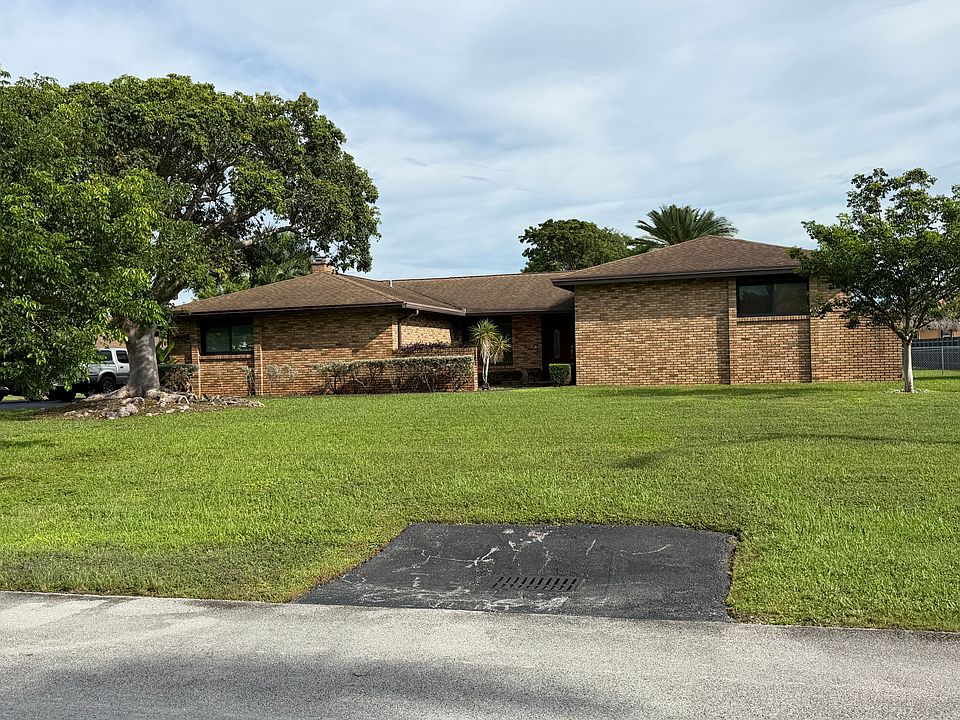 1st image of 1433 NW 20th St