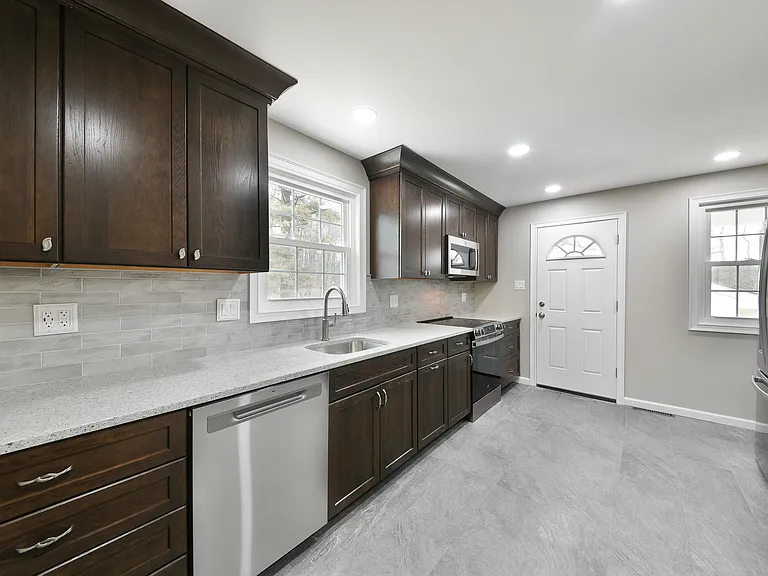 6166 Mechanicsville Rd — Photo 2