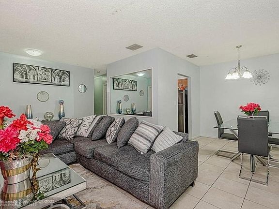 5th image of 681 Kathy Ln Unit C