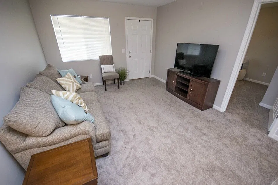 2 bed, 1.0 bath, 720 sqft, $1,200 — Photo 4