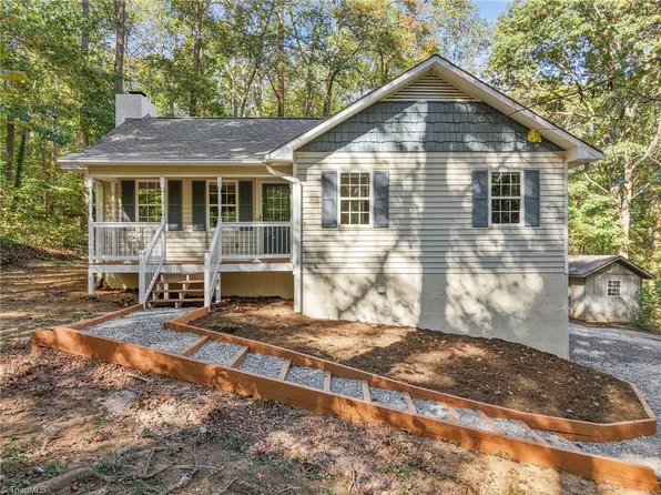 104 Max Moore Rd, Thomasville, NC 27360