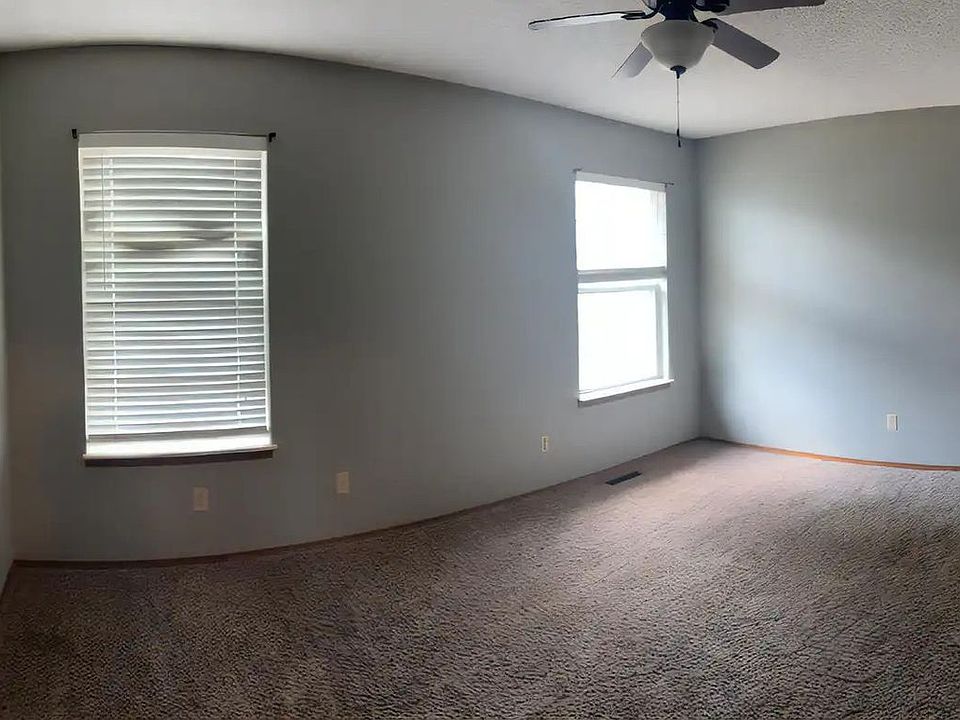 2nd image of 405 Valley View Dr