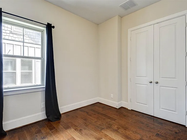 720 N Shepherd Dr — Photo 26