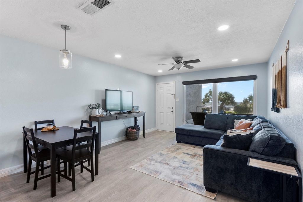 Apartment in Galveston - View 5