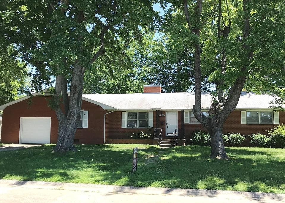 1st image of 2459 Spencer Dr