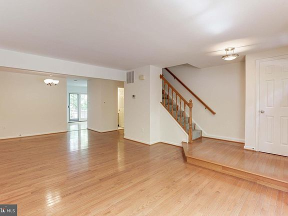 5th image of 5103 King Charles Way
