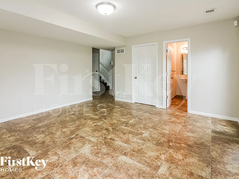 208 High Point Ln — Photo 8