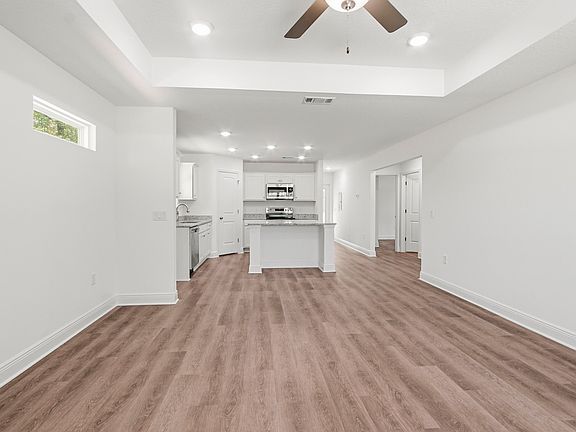 5th image of 27 Pansy Ln