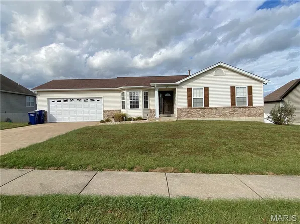275 Meadow Crest Dr, Troy, MO 63379