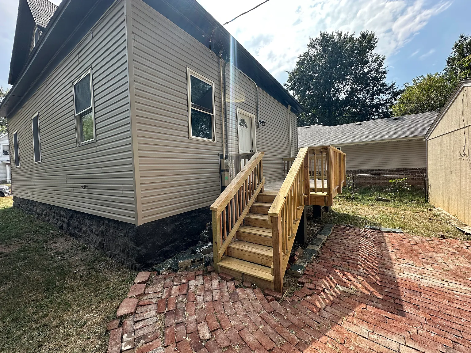 925 N Douglas Ave — Photo 3