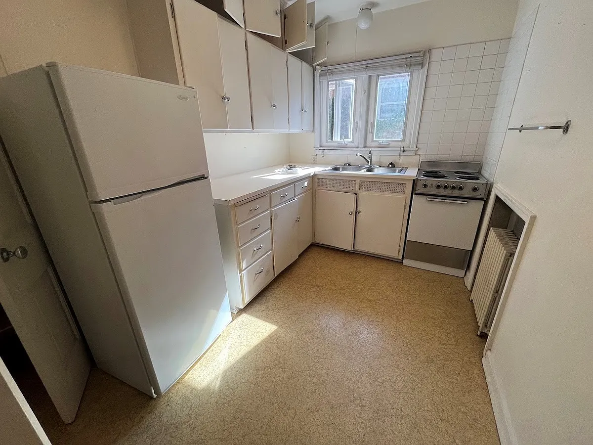 Building Photo - 1406 Drake St #3