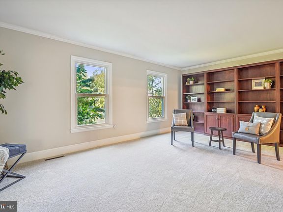 4th image of 15901 Marlington Dr