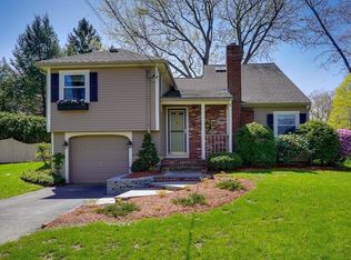 85 Park Rd, Chelmsford, MA 01824