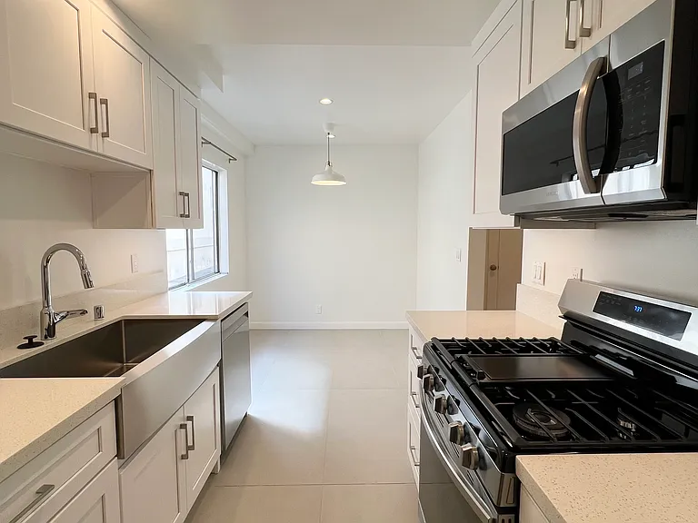 517 Pier Ave #1 — Photo 1