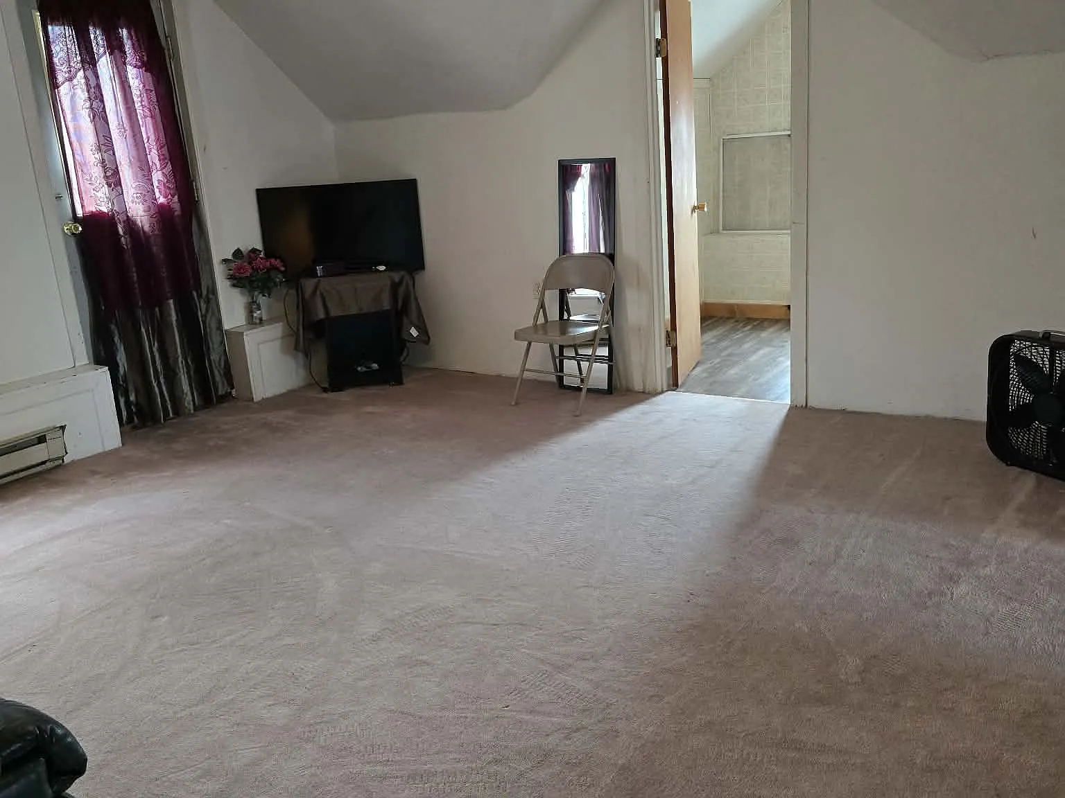 5 bed, 1.5 bath, 1200 sqft, $1,200 — Photo 1
