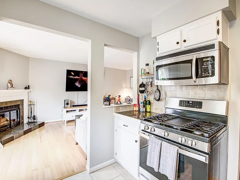 7112 Lake Cove Dr — Photo 15