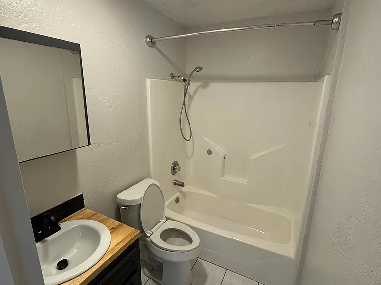 1054 Oak Ln #2 — Photo 7
