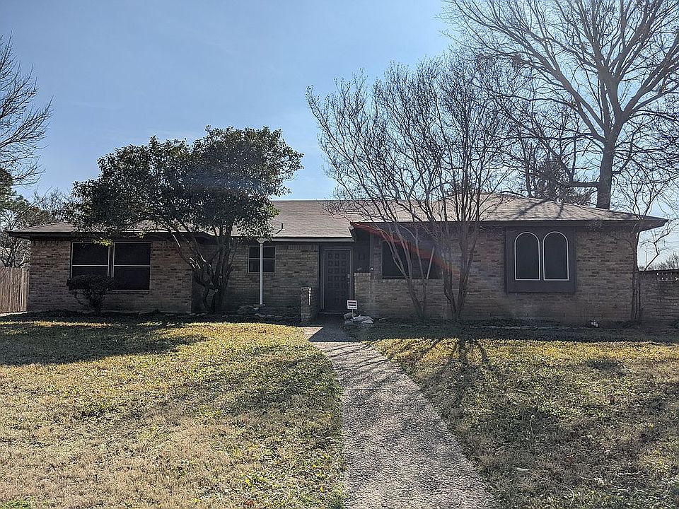 1st image of 2208 Park Springs Ct