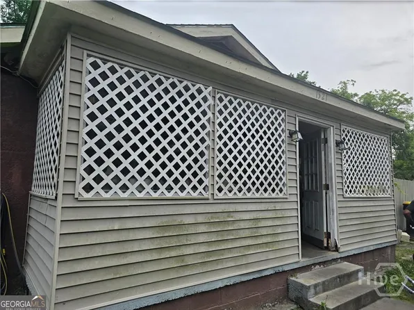 1521 New Castle St, Savannah, GA 31415