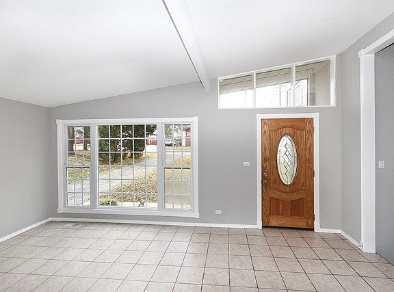 5th image of 1530 Larry Ln