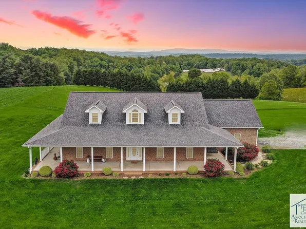 4953 Philpott Dr, Bassett, VA 24055