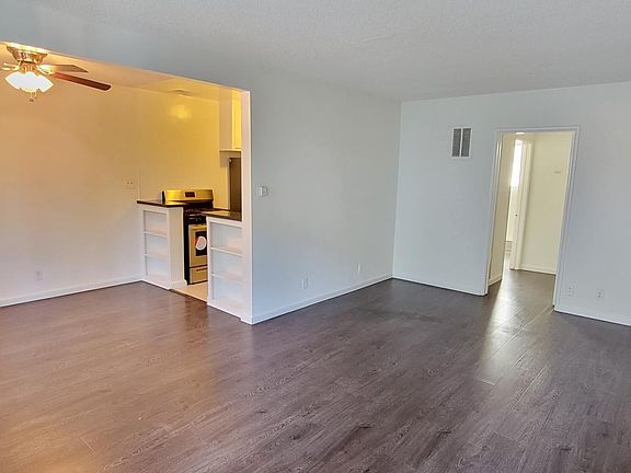 5th image of 3749 Clarington Ave #108