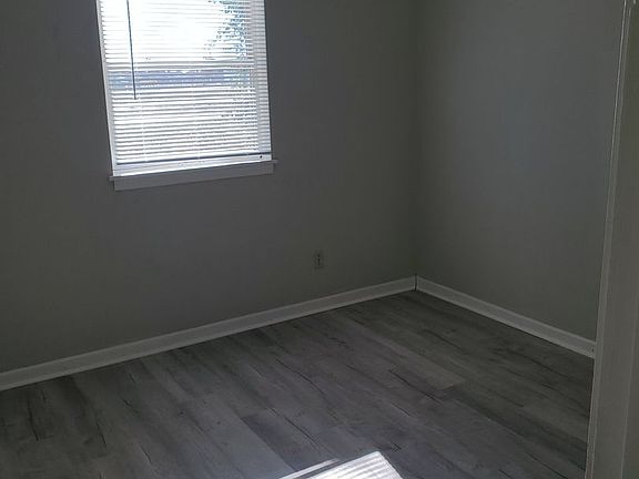 3rd image of 750 Demaret Dr #1