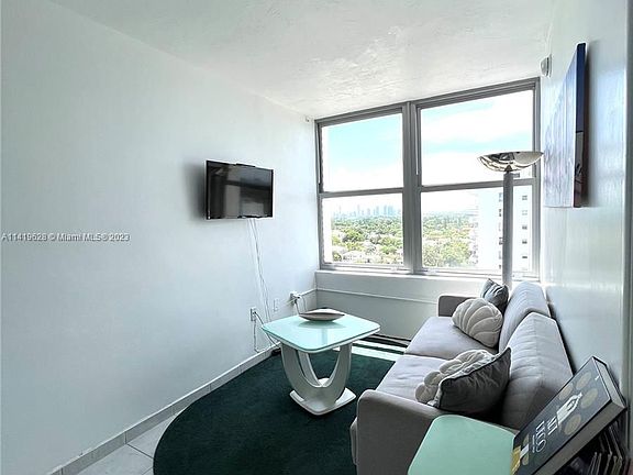4th image of 2899 Collins Ave APT 1402