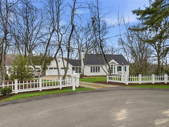 2nd image of 40 Oak Spring Dr