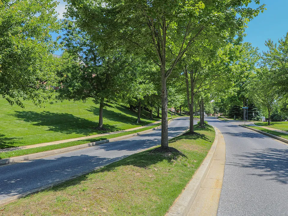 Cascades Overlook Apts.
