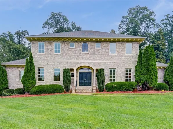 387 Cedar Trl, Winston Salem, NC 27104