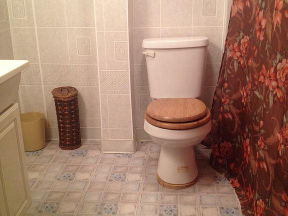 4th image of 810 Park Dr