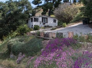 11938 Vineyard Trl, Sylmar, CA 91342