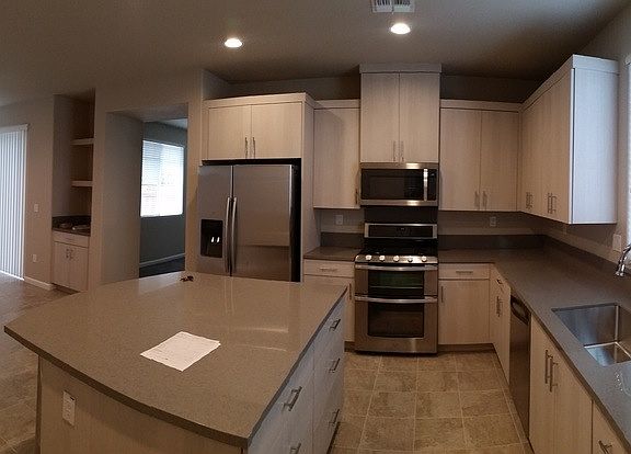 3rd image of 535 Aspen Way