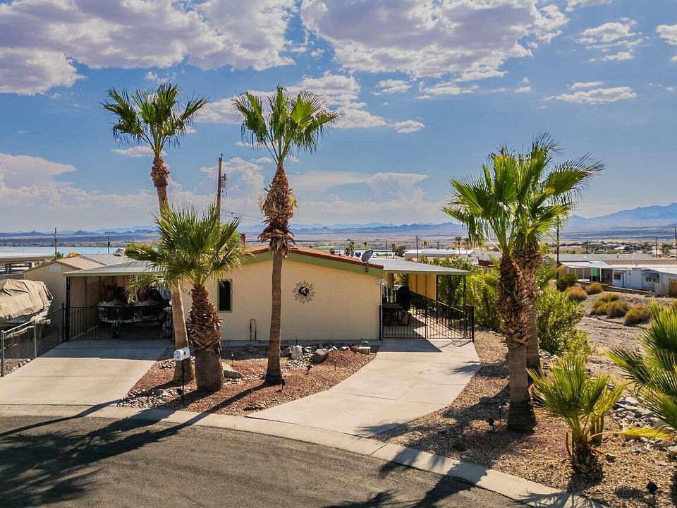 1st image of 3040 N Lake Cir