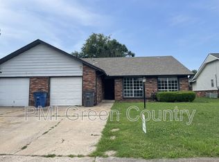 9830 E 37th St, Tulsa, OK 74146