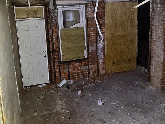 4th image of 3118 Agate St