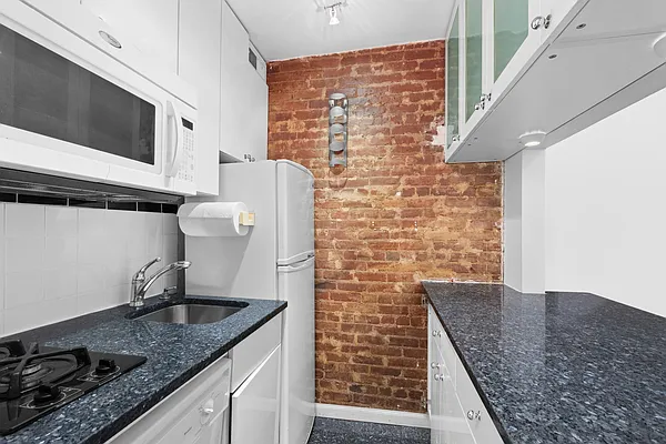 Rented by Corcoran | media 2