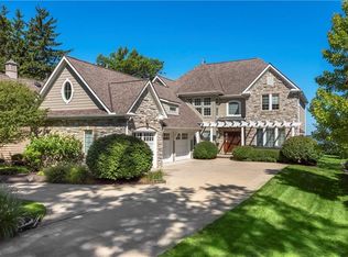 25642 Lake Rd, Bay Village, OH 44140