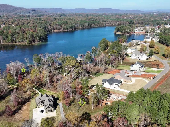 17 Goosepond Island Dr, Scottsboro, AL 35769