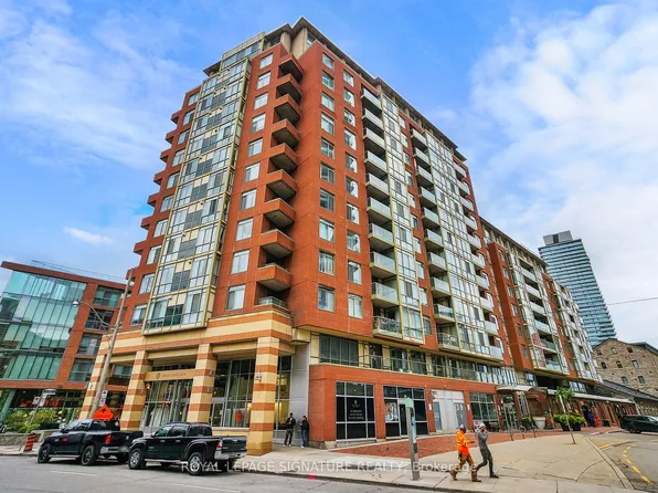 39 Parliament St #1205, Toronto, ON M5A 4R2