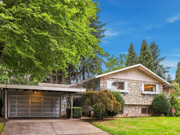 559 NE 167th Pl, Portland, OR 97230