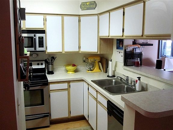 2nd image of 926 Harbor House Dr Unit 2