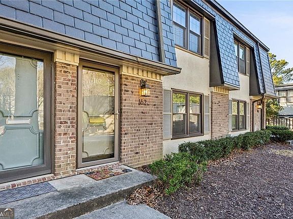 2nd image of 162 Lablanc Way NW