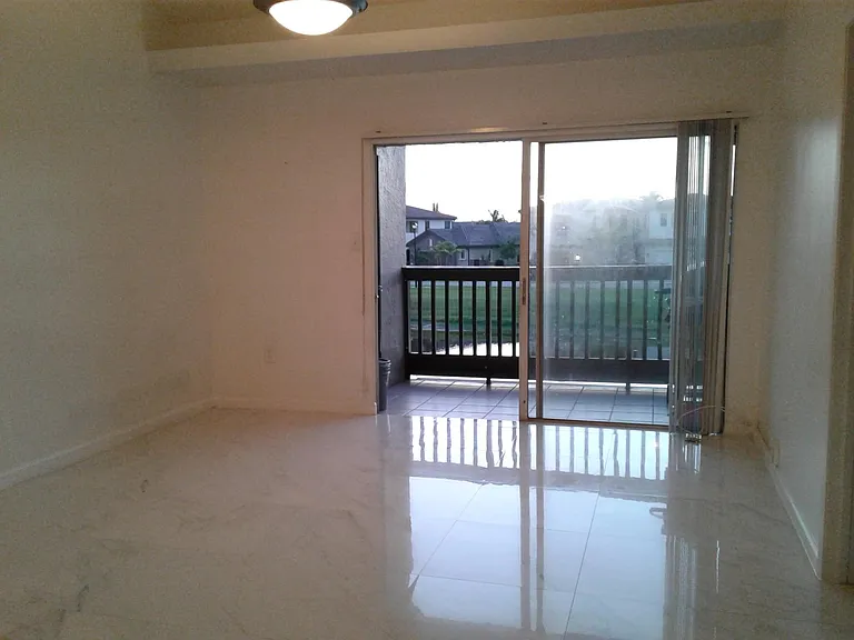 815 SW 113th Way #815 — Photo 11
