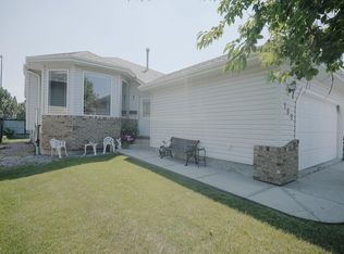 189 Forrest Dr, Strathcona County, AB T8A 6A9