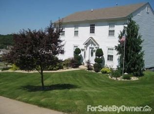 1207 Sandstone Ct E, Tarentum, PA