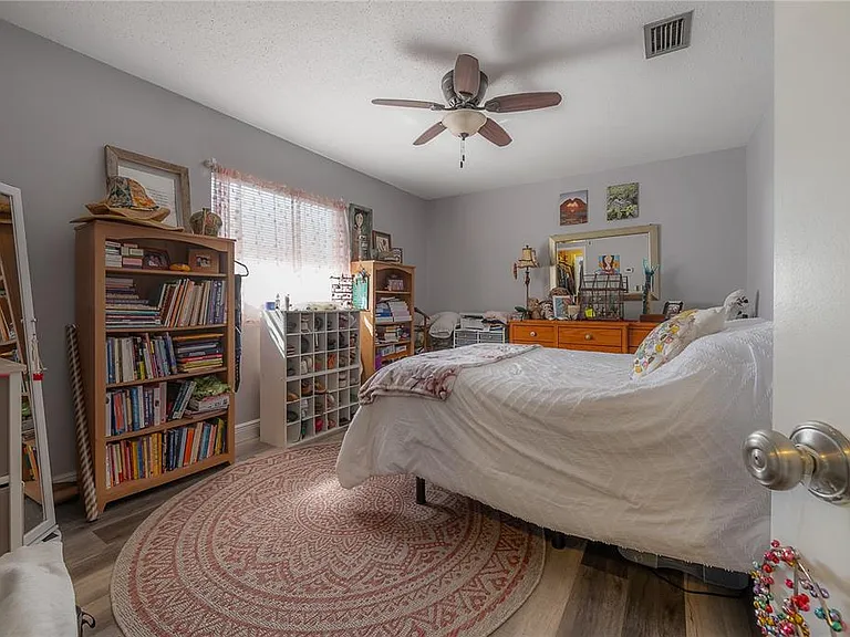 8812 Bay Pointe Dr #D202 — Photo 16