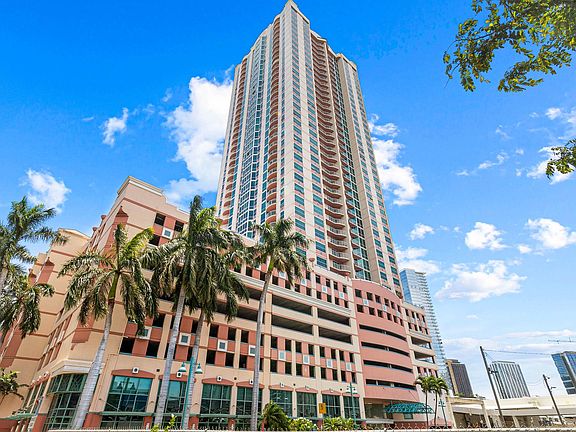 2nd image of 801 S King St APT 2206