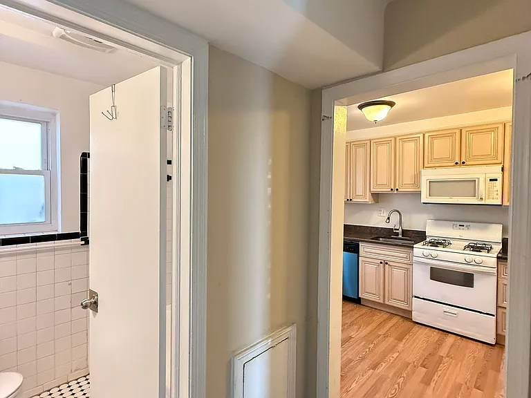 8316 Roanoke Ave #1 — Photo 15